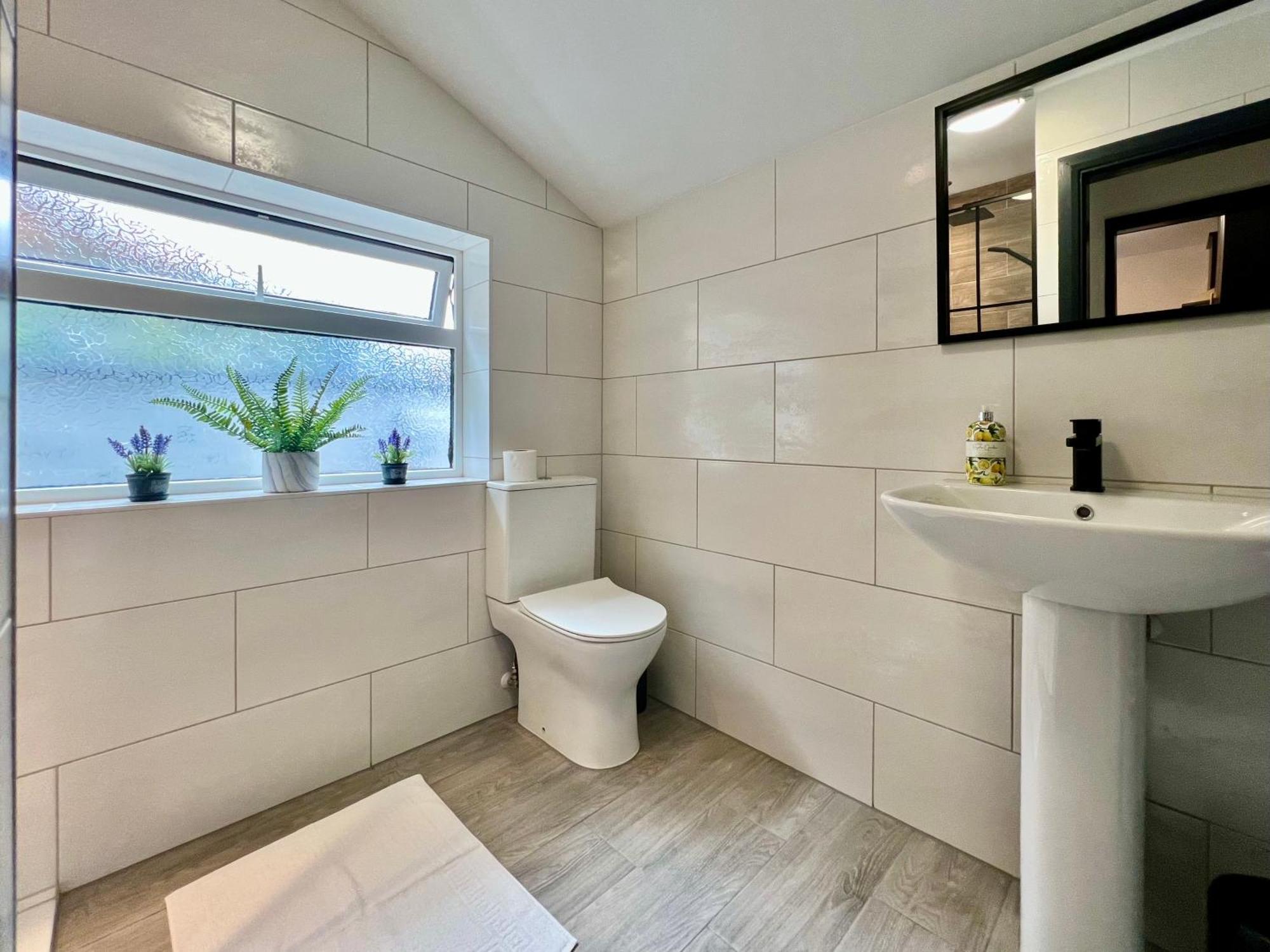Oxford House - Great For Contractors Or Family Holidays كْليثوربس المظهر الخارجي الصورة