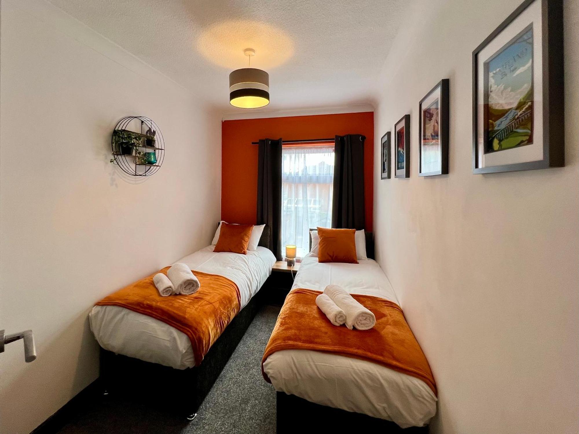 Oxford House - Great For Contractors Or Family Holidays كْليثوربس المظهر الخارجي الصورة
