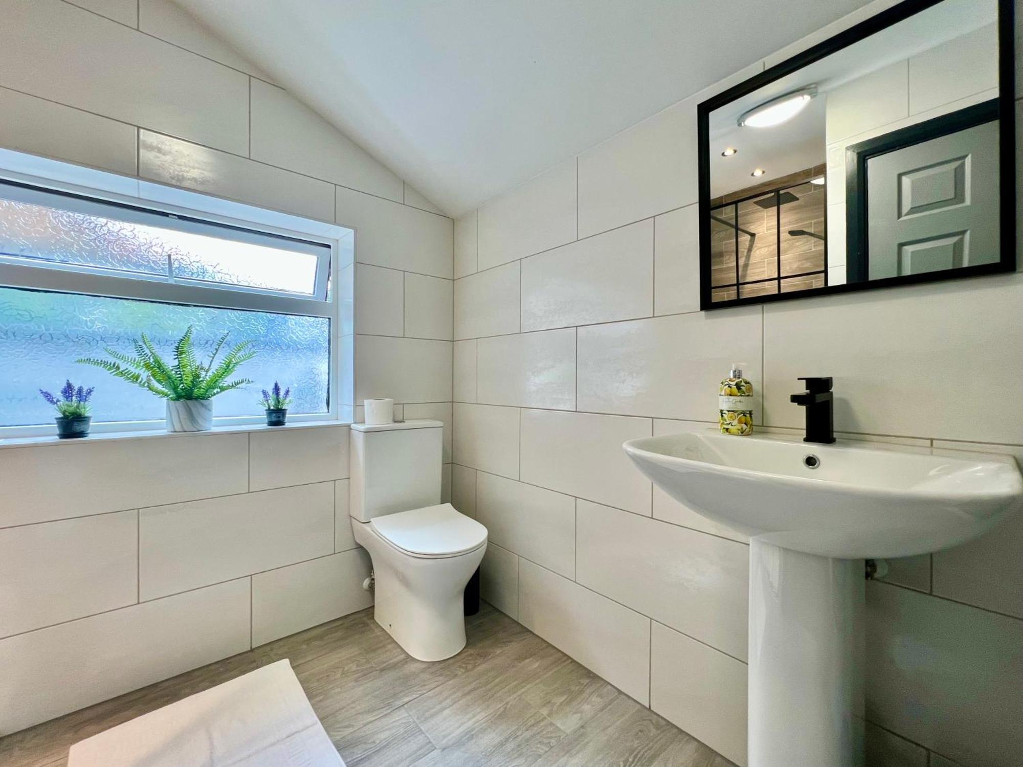 Oxford House - Great For Contractors Or Family Holidays كْليثوربس المظهر الخارجي الصورة