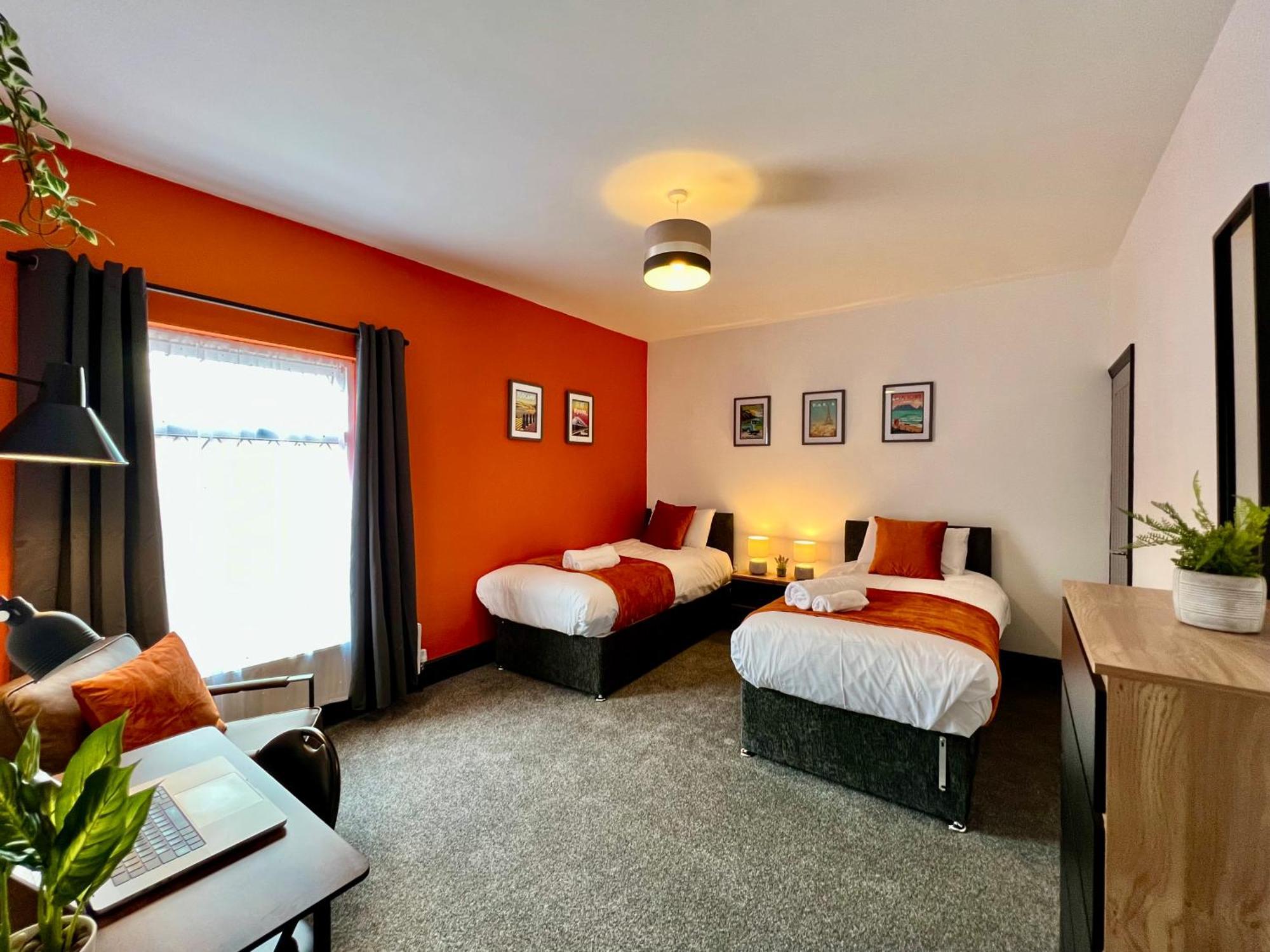 Oxford House - Great For Contractors Or Family Holidays كْليثوربس المظهر الخارجي الصورة